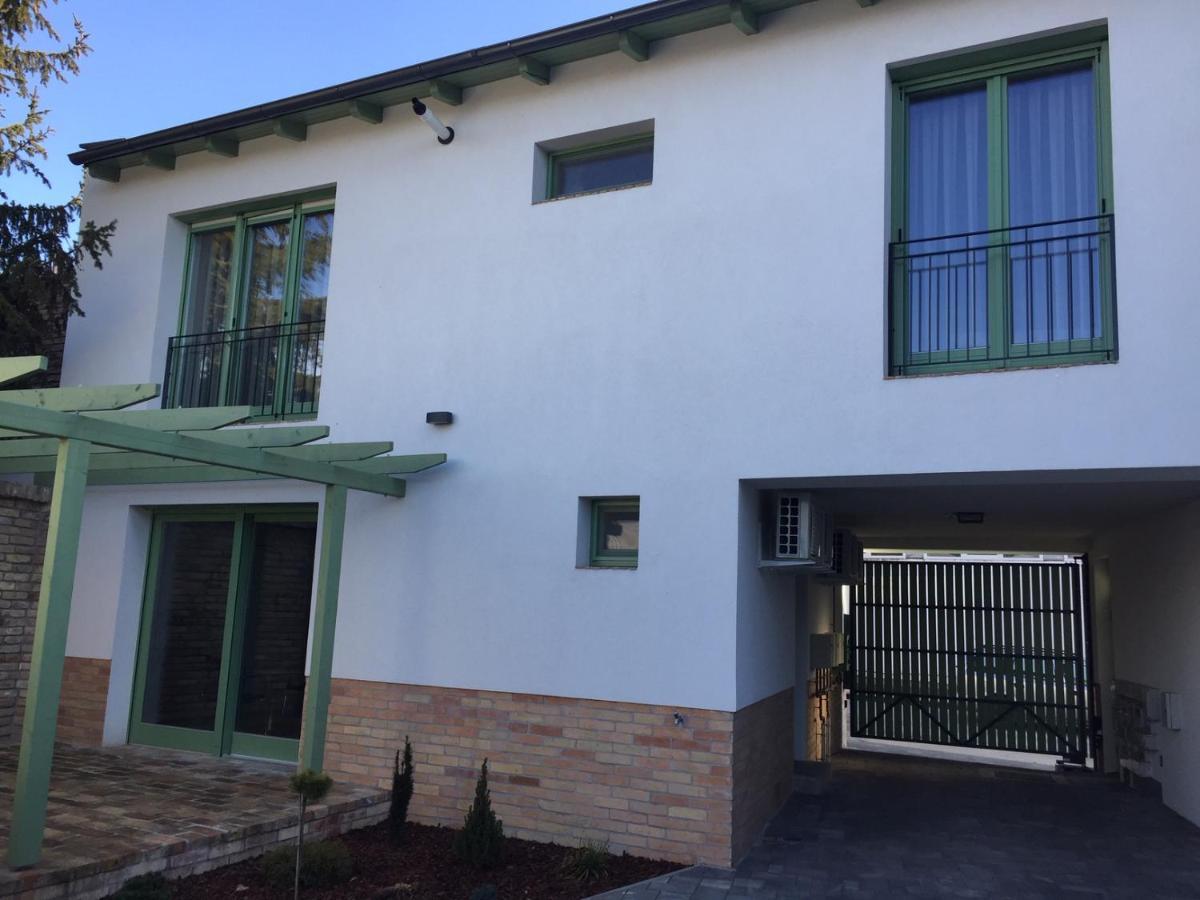Jokai Apartman Dunafoldvar Exterior foto