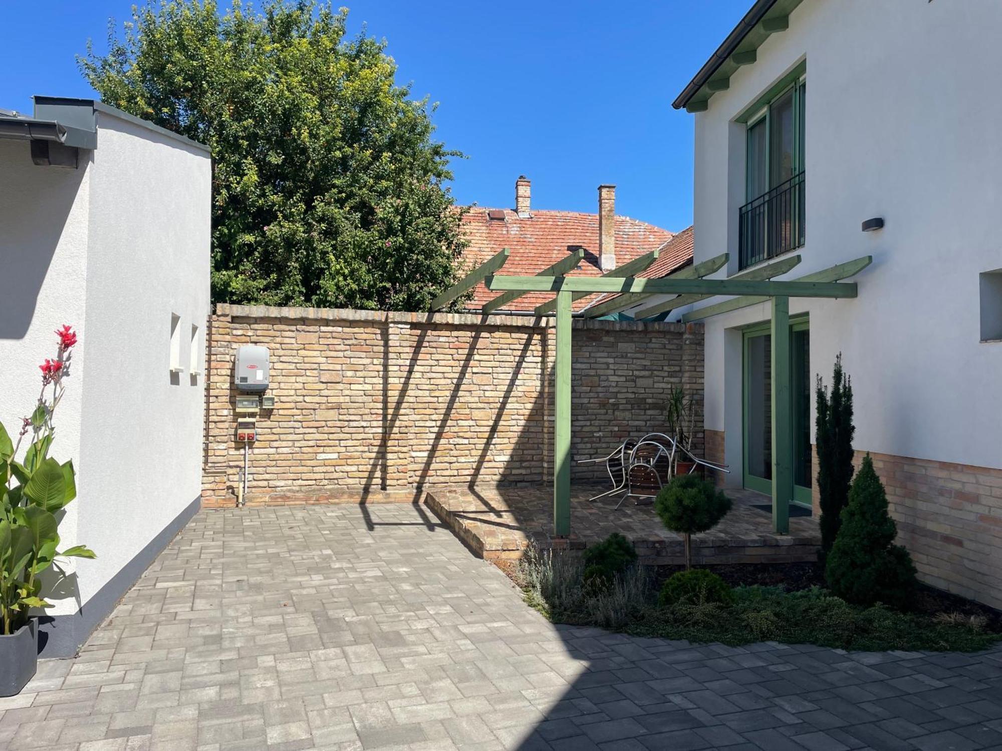Jokai Apartman Dunafoldvar Exterior foto