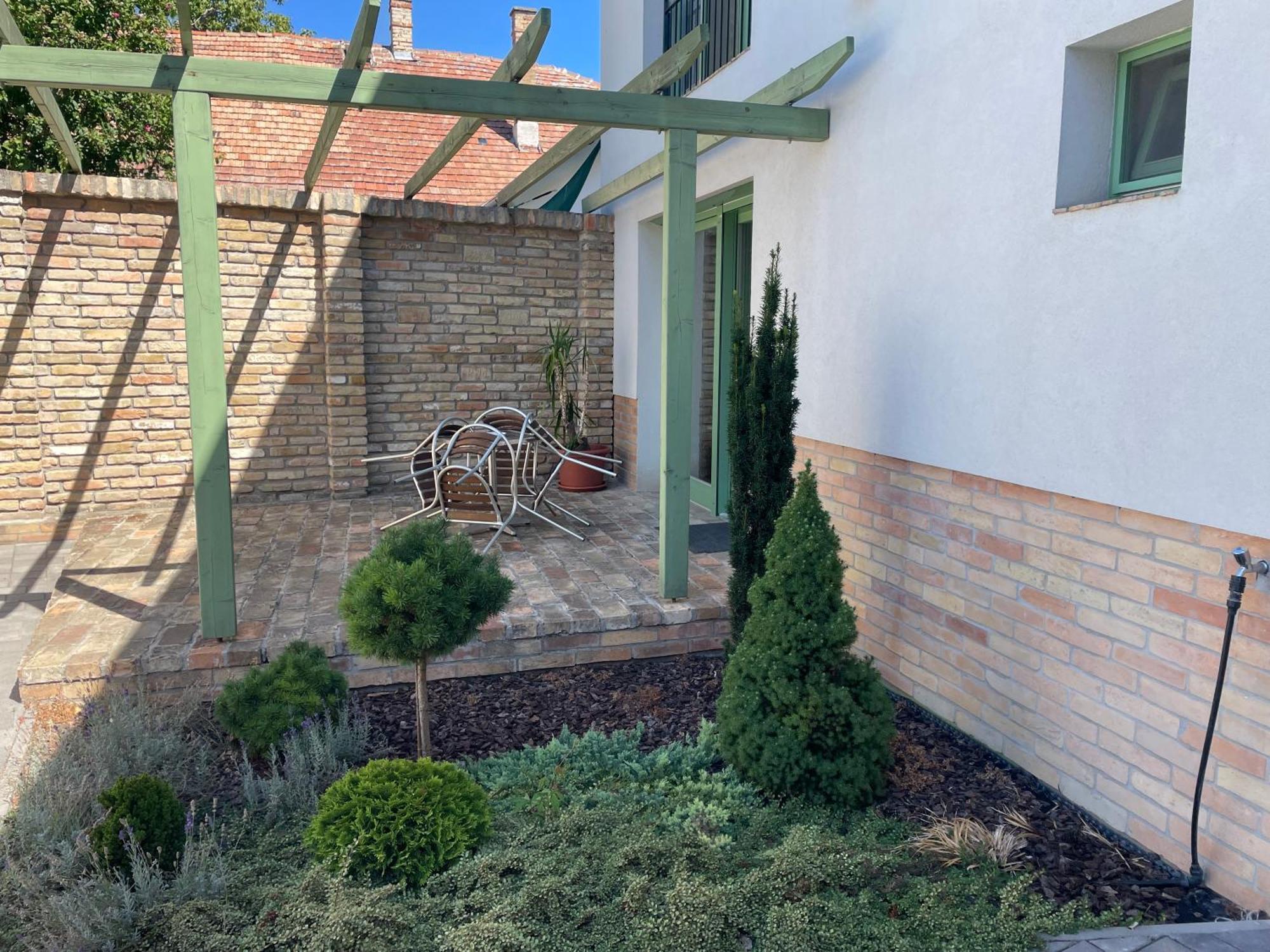 Jokai Apartman Dunafoldvar Exterior foto