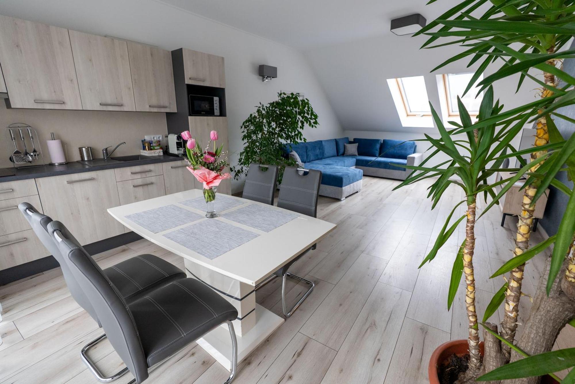 Jokai Apartman Dunafoldvar Exterior foto