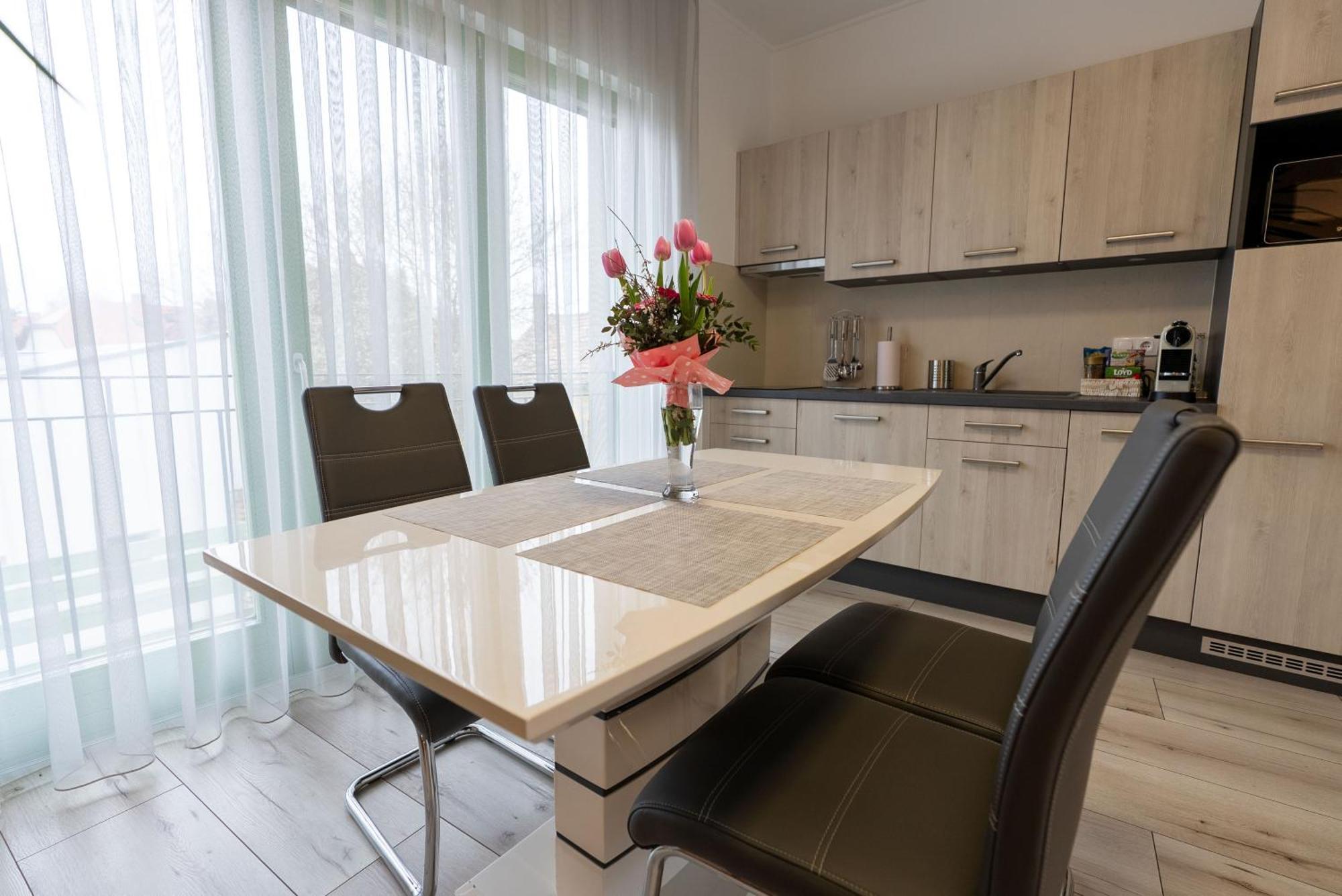 Jokai Apartman Dunafoldvar Exterior foto