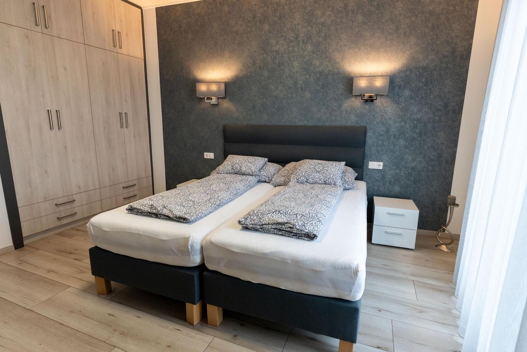 Jokai Apartman Dunafoldvar Exterior foto